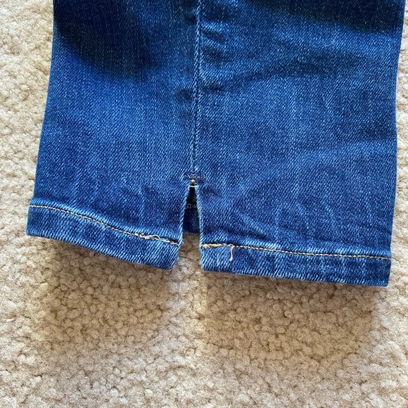 Citizen of Humanity Cropped Jeans. - Picture 5 of 9